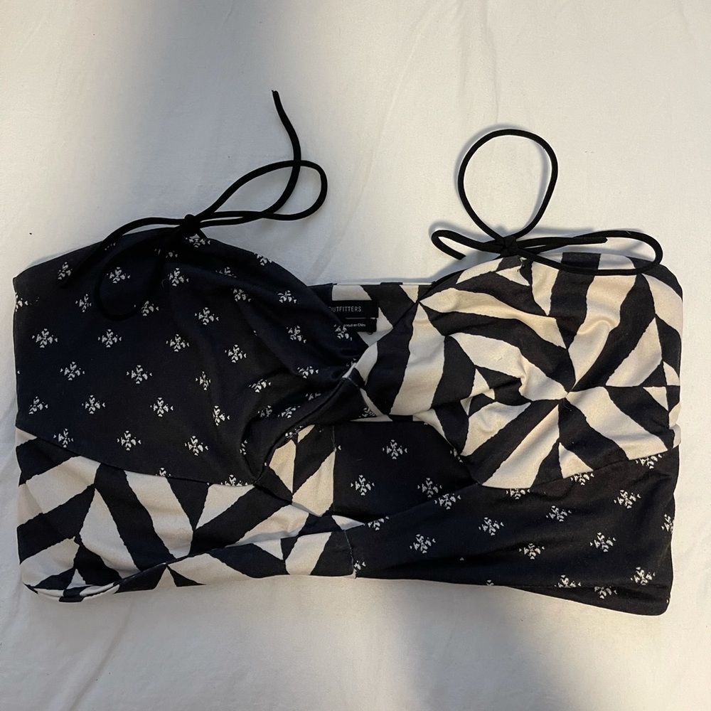 urban outfitters twist-front tie crop top